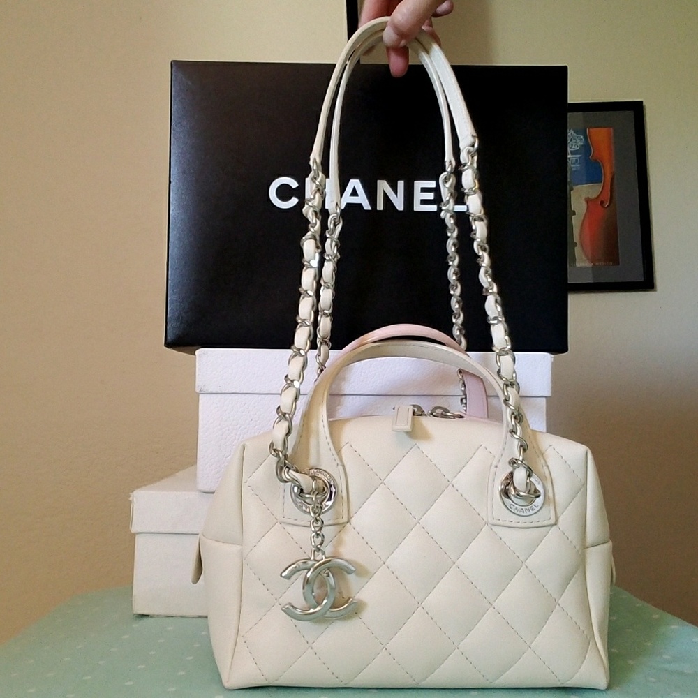 $3500 chanel bowling Bi color Bag limited - Picture 5 of 8